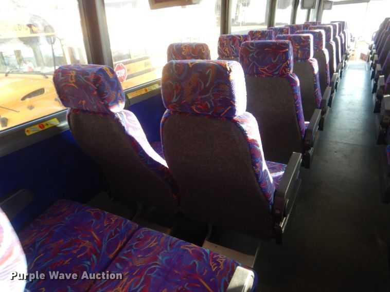 image for item HU9364 2001 MCI E4500  coach bus