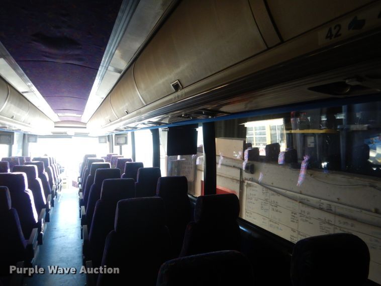 image for item HU9364 2001 MCI E4500  coach bus