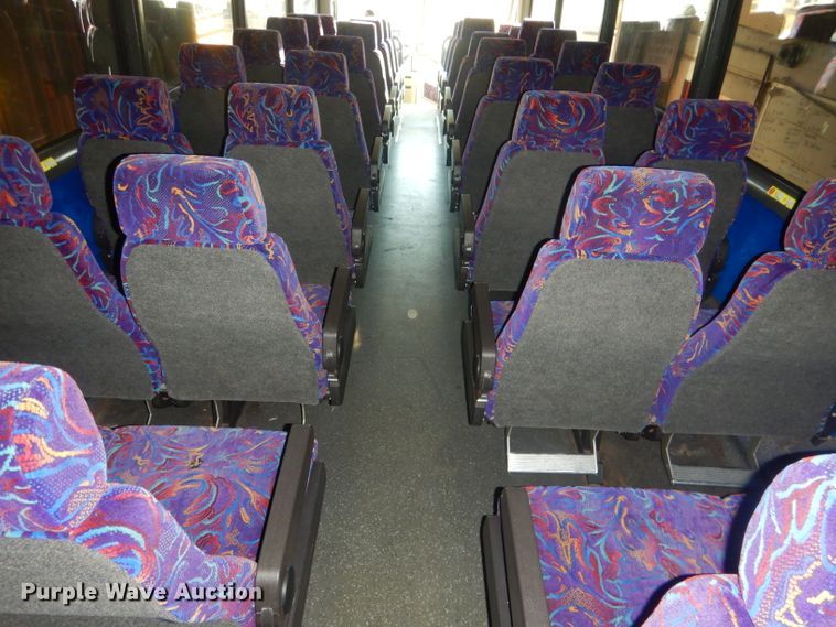 image for item HU9364 2001 MCI E4500  coach bus