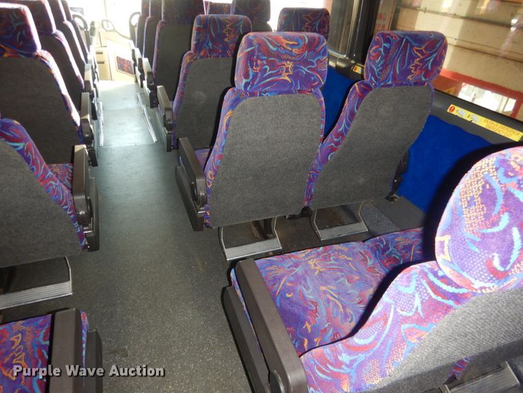 image for item HU9364 2001 MCI E4500  coach bus