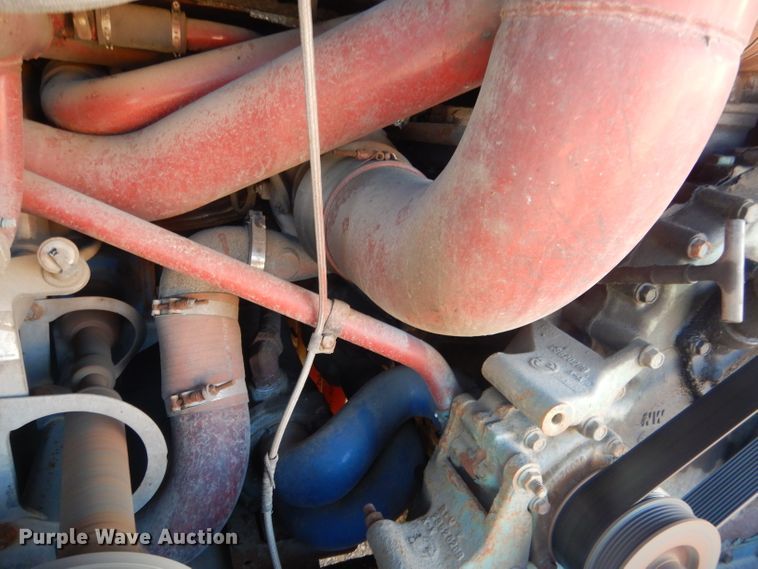 image for item HU9364 2001 MCI E4500  coach bus