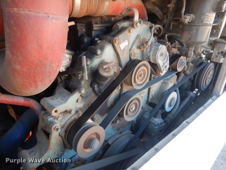 image for item HU9364 2001 MCI E4500  coach bus