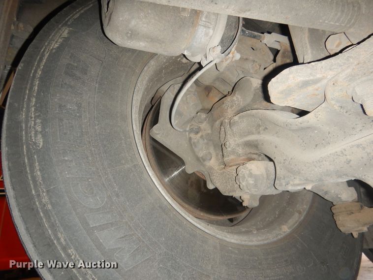 image for item HU9364 2001 MCI E4500  coach bus