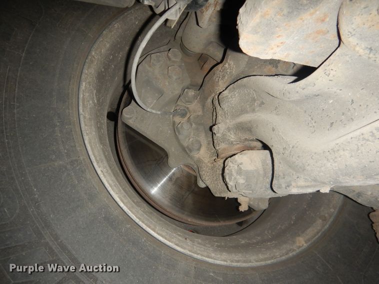 image for item HU9364 2001 MCI E4500  coach bus