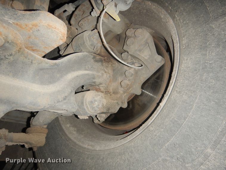 image for item HU9364 2001 MCI E4500  coach bus