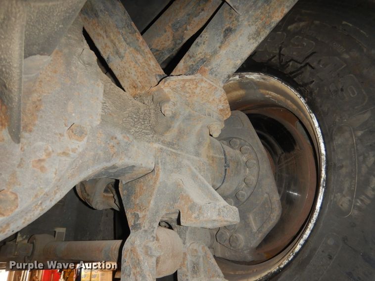 image for item HU9364 2001 MCI E4500  coach bus