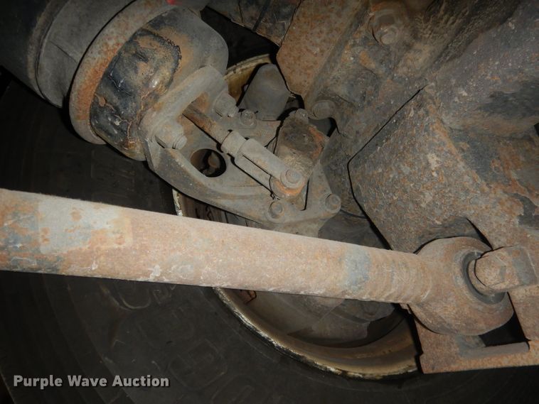 image for item HU9364 2001 MCI E4500  coach bus