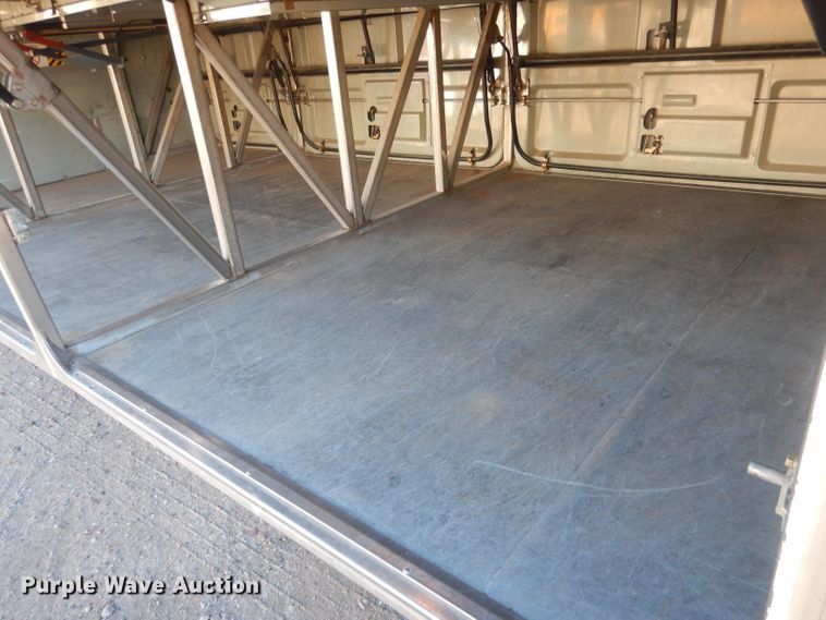 image for item HU9364 2001 MCI E4500  coach bus