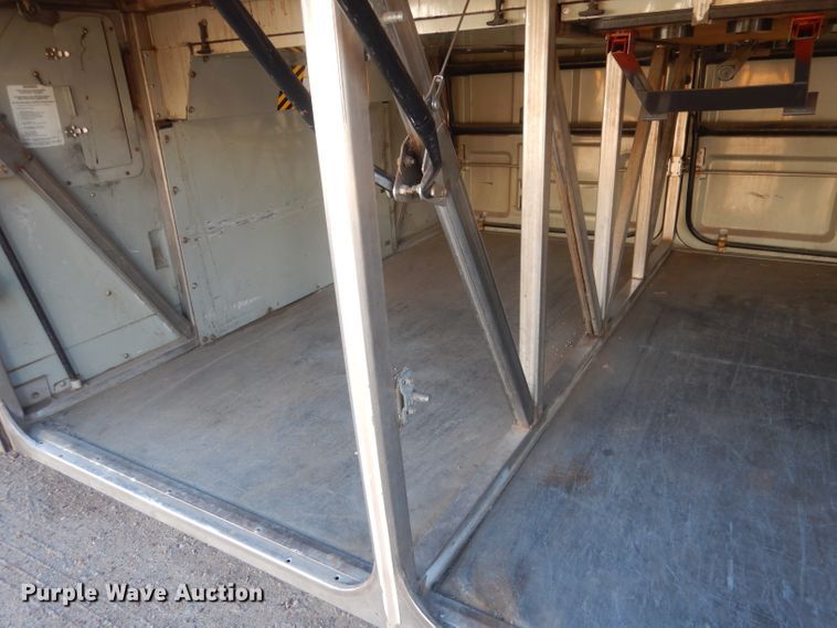 image for item HU9364 2001 MCI E4500  coach bus