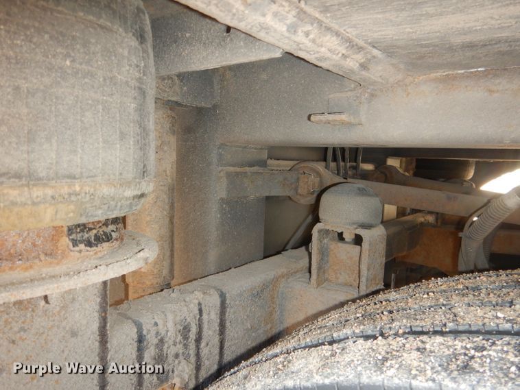 image for item HU9364 2001 MCI E4500  coach bus