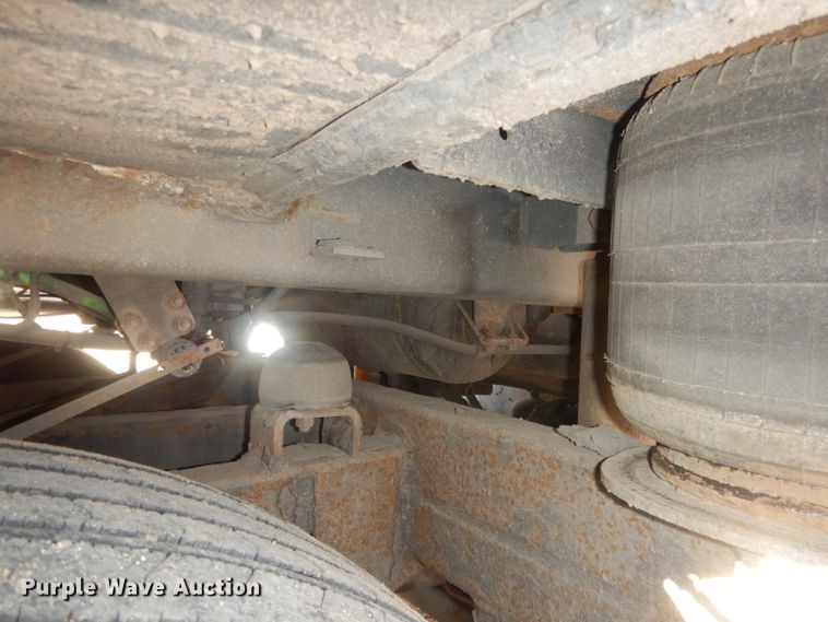 image for item HU9364 2001 MCI E4500  coach bus