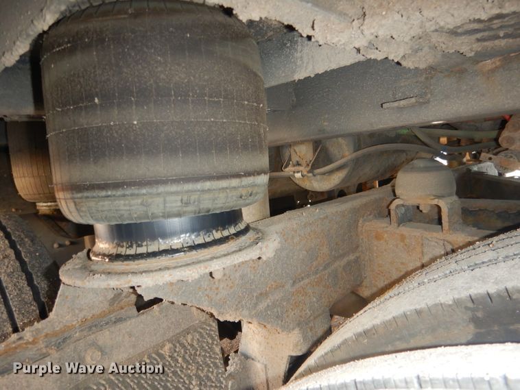 image for item HU9364 2001 MCI E4500  coach bus