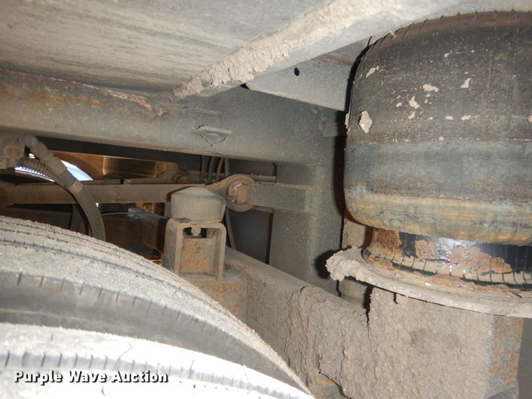 image for item HU9364 2001 MCI E4500  coach bus