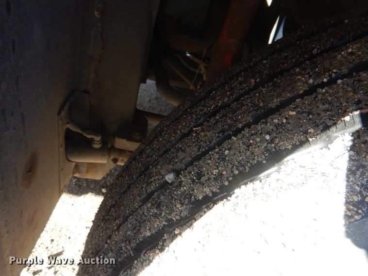 image for item HU9364 2001 MCI E4500  coach bus