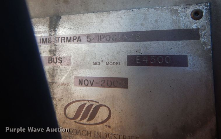 image for item HU9364 2001 MCI E4500  coach bus