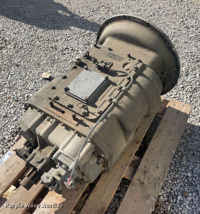 image for item ID9604 Eaton Fuller Super 10  transmission