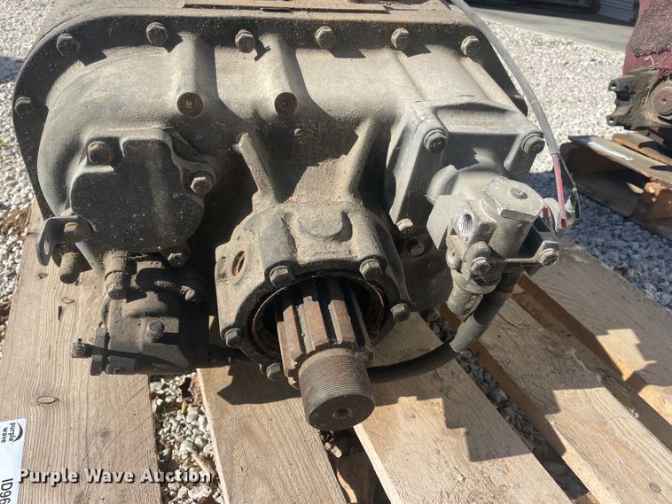 image for item ID9604 Eaton Fuller Super 10  transmission