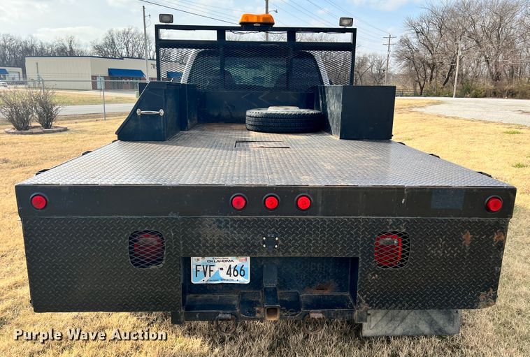 image for item ID9623 2005 Ford F550 Super Duty XLT  Crew Cab flatbed truck