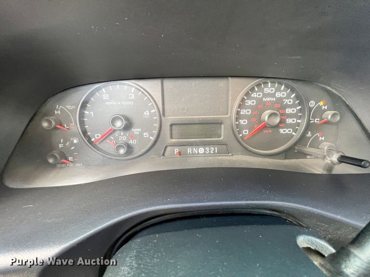 image for item ID9623 2005 Ford F550 Super Duty XLT  Crew Cab flatbed truck