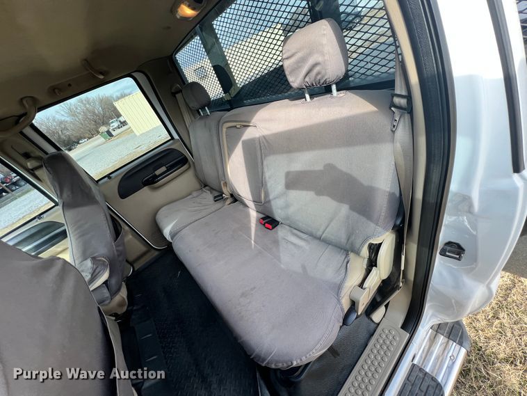 image for item ID9623 2005 Ford F550 Super Duty XLT  Crew Cab flatbed truck