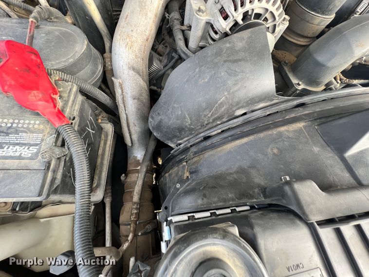 image for item ID9623 2005 Ford F550 Super Duty XLT  Crew Cab flatbed truck