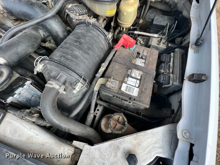 image for item ID9623 2005 Ford F550 Super Duty XLT  Crew Cab flatbed truck