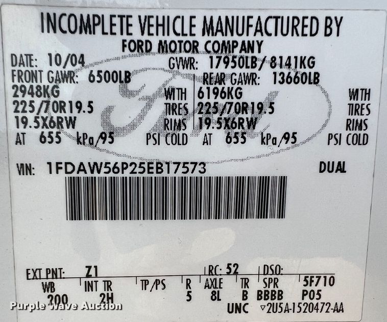 image for item ID9623 2005 Ford F550 Super Duty XLT  Crew Cab flatbed truck