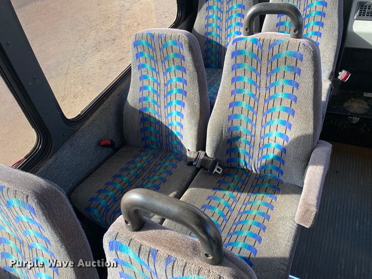 image for item IG9276 2009 Ford E450  shuttle bus