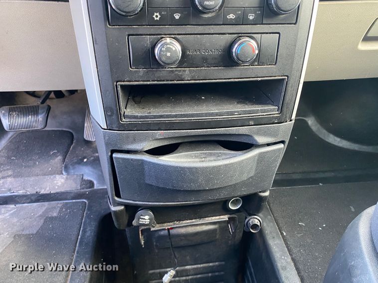 image for item IG9277 2010 Dodge Grand Caravan SE  handicap accessible van