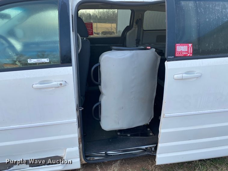 image for item IG9277 2010 Dodge Grand Caravan SE  handicap accessible van