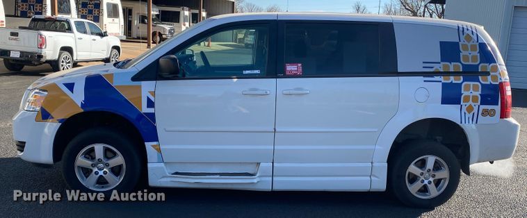 image for item IG9279 2010 Dodge Grand Caravan SE  handicap accessible van