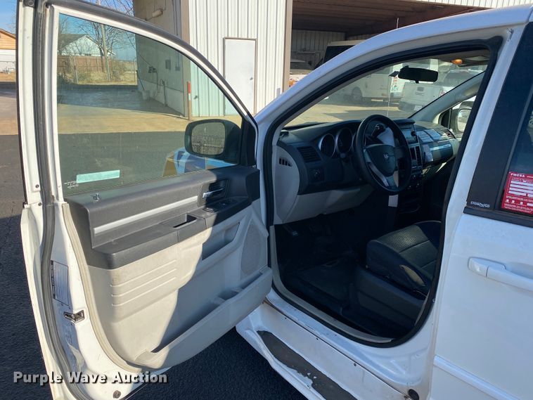 image for item IG9279 2010 Dodge Grand Caravan SE  handicap accessible van