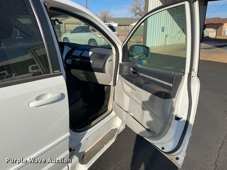 image for item IG9279 2010 Dodge Grand Caravan SE  handicap accessible van