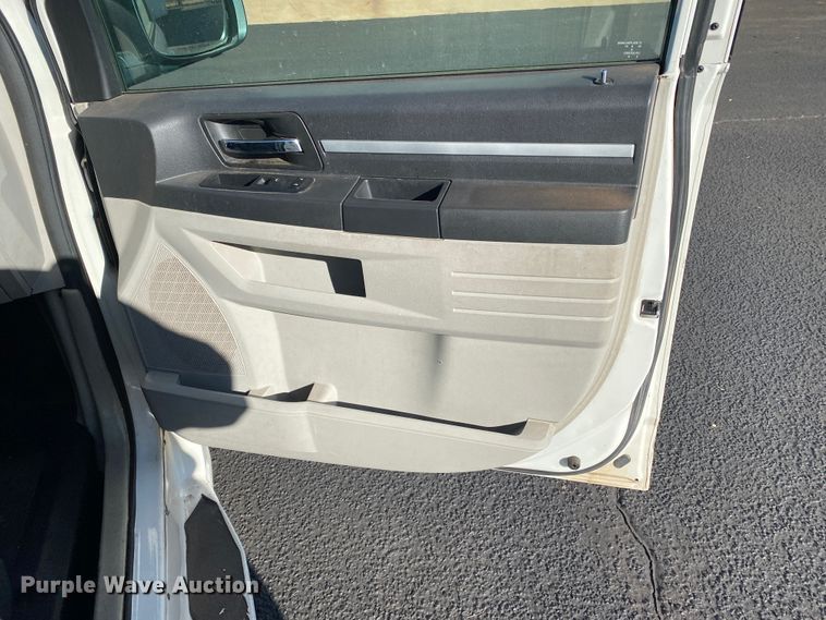 image for item IG9279 2010 Dodge Grand Caravan SE  handicap accessible van