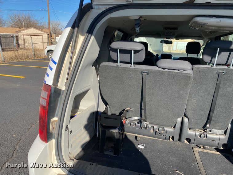 image for item IG9279 2010 Dodge Grand Caravan SE  handicap accessible van