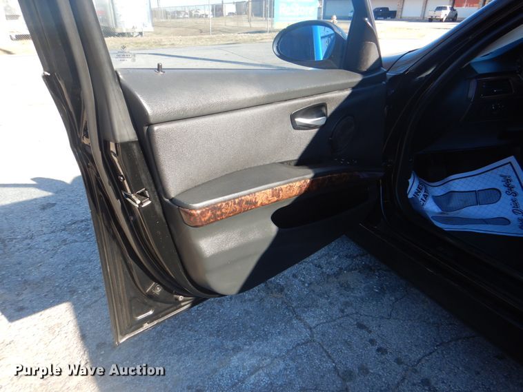 image for item IG9503 2006 BMW 325i