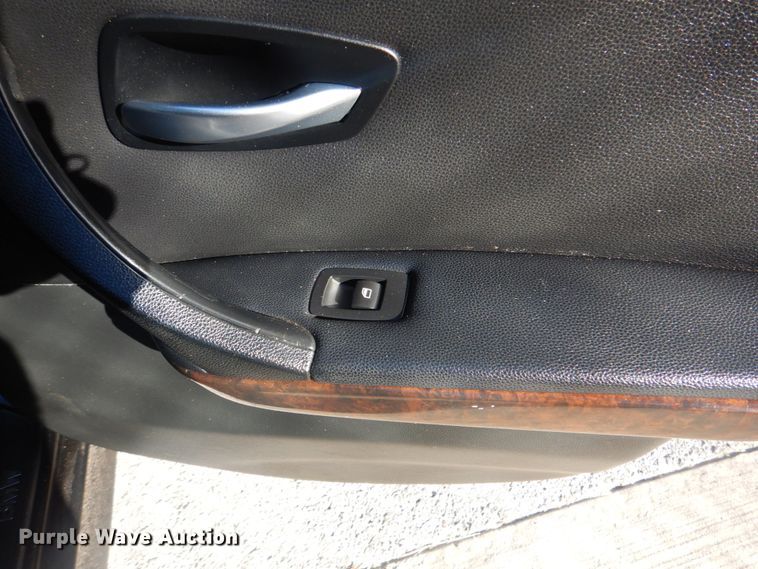 image for item IG9503 2006 BMW 325i