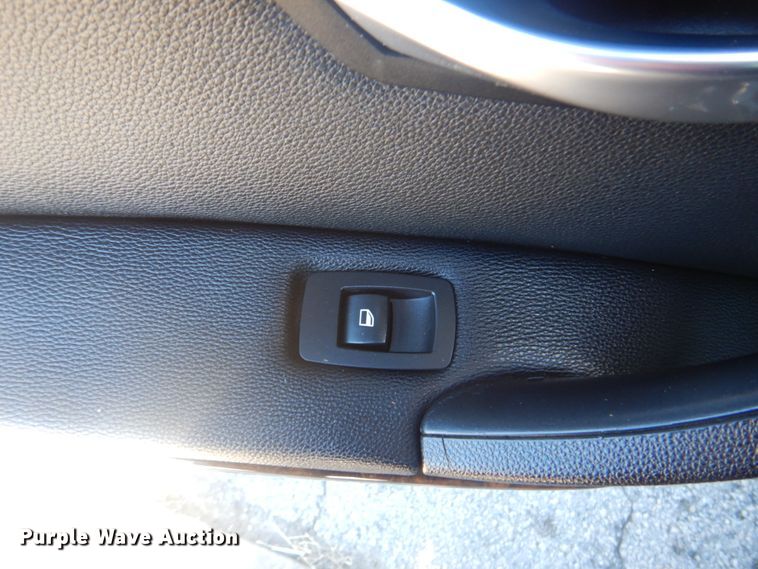 image for item IG9503 2006 BMW 325i