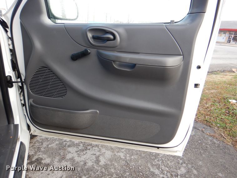 image for item IG9542 2003 Ford F150  pickup truck