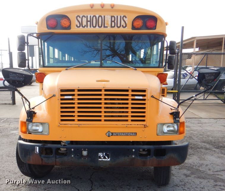 image for item IG9543 2001 International 3800  school bus