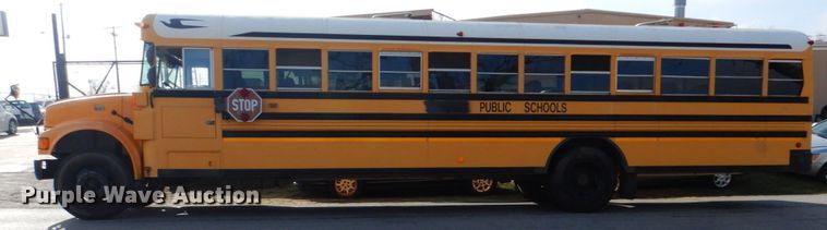 image for item IG9543 2001 International 3800  school bus