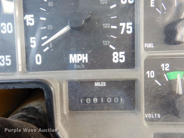 image for item IG9543 2001 International 3800  school bus