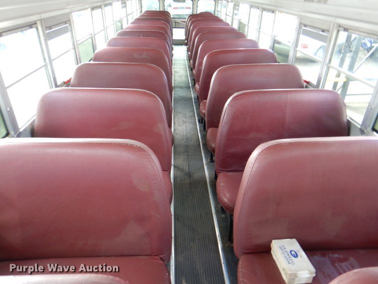 image for item IG9543 2001 International 3800  school bus