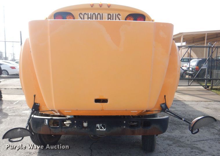 image for item IG9543 2001 International 3800  school bus