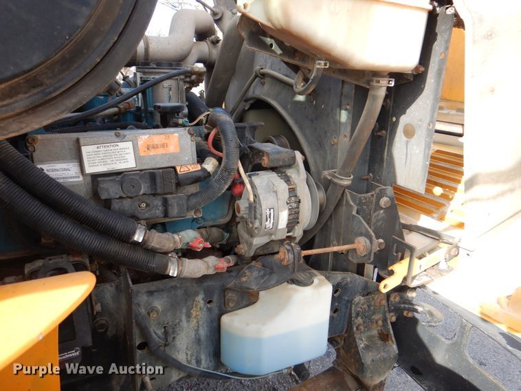 image for item IG9543 2001 International 3800  school bus