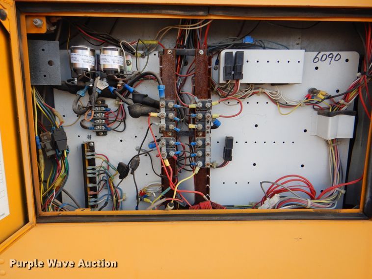 image for item IG9543 2001 International 3800  school bus