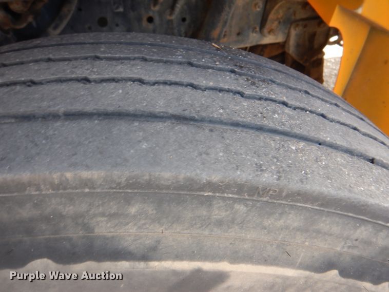 image for item IG9543 2001 International 3800  school bus