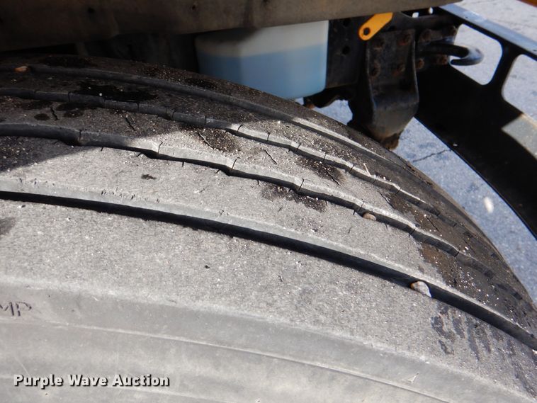 image for item IG9543 2001 International 3800  school bus