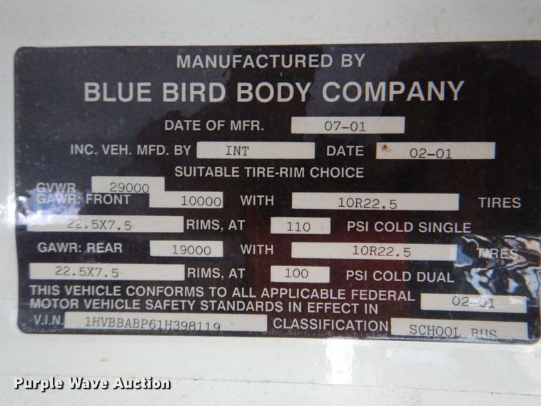 image for item IG9543 2001 International 3800  school bus