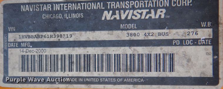 image for item IG9543 2001 International 3800  school bus